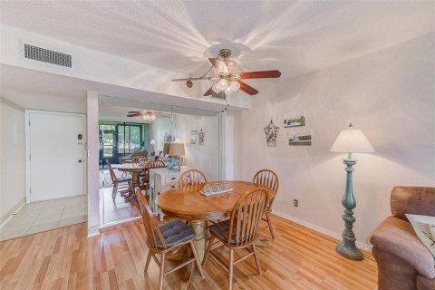 Condo in Largo, Florida, 2 bedrooms  № 1749367 - photo 4
