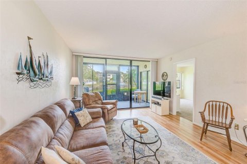 Condo in Largo, Florida, 2 bedrooms  № 1749367 - photo 6