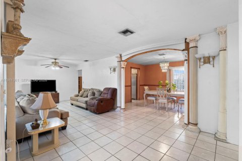 Купить виллу или дом в Майами, Флорида 4 спальни, 151.99м2, № 2023363 - фото 6