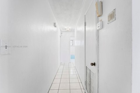 Купить виллу или дом в Майами, Флорида 4 спальни, 151.99м2, № 2023363 - фото 15