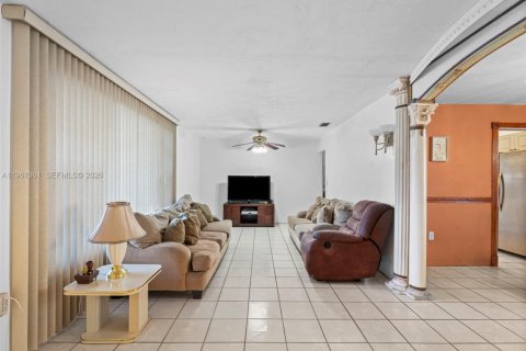 Купить виллу или дом в Майами, Флорида 4 спальни, 151.99м2, № 2023363 - фото 7