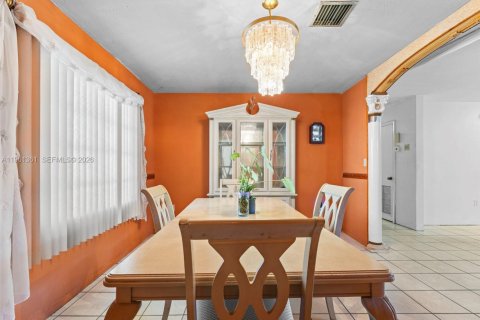 Купить виллу или дом в Майами, Флорида 4 спальни, 151.99м2, № 2023363 - фото 11