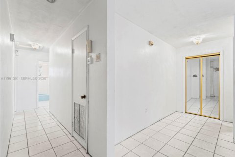 Купить виллу или дом в Майами, Флорида 4 спальни, 151.99м2, № 2023363 - фото 14