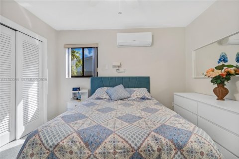 Villa ou maison à vendre à Miami, Floride: 5 chambres, 152.73 m2 № 2406125 - photo 15