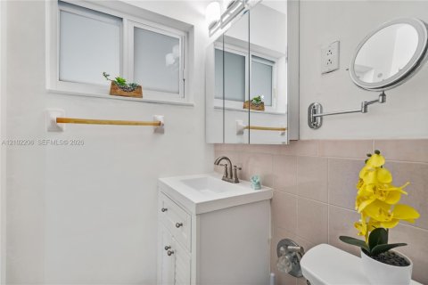 Villa ou maison à vendre à Miami, Floride: 5 chambres, 152.73 m2 № 2406125 - photo 19
