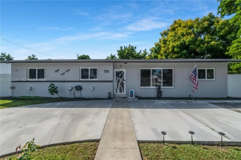 Villa ou maison à vendre à Miami, Floride: 5 chambres, 152.73 m2 № 2406125 - photo 7