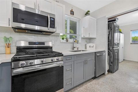 Villa ou maison à vendre à Miami, Floride: 5 chambres, 152.73 m2 № 2406125 - photo 11