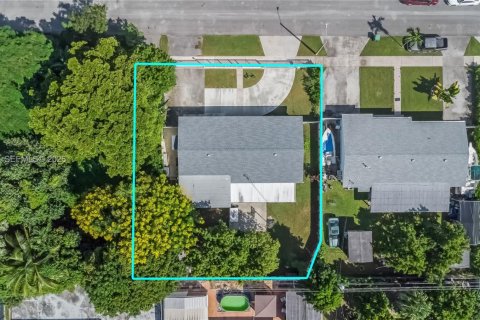 Villa ou maison à vendre à Miami, Floride: 5 chambres, 152.73 m2 № 2406125 - photo 4