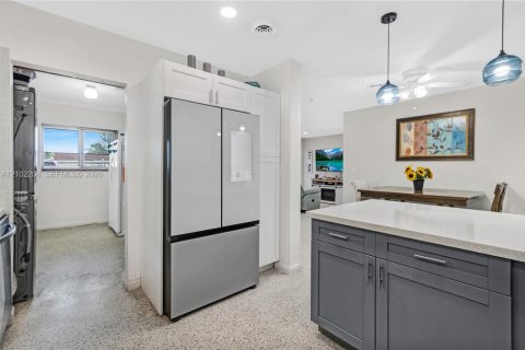 Villa ou maison à vendre à Miami, Floride: 5 chambres, 152.73 m2 № 2406125 - photo 12