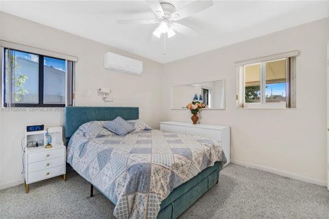 Villa ou maison à vendre à Miami, Floride: 5 chambres, 152.73 m2 № 2406125 - photo 14