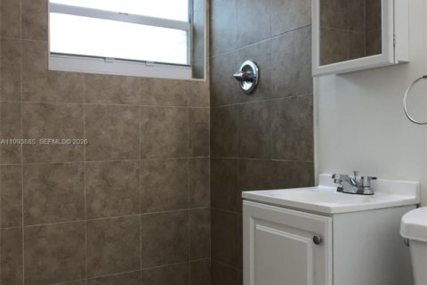 Снять в аренду виллу или дом в Майами, Флорида 1 спальня, 55.74м2, № 2055663 - фото 5