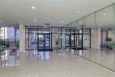 Купить кондоминиум в Халландейл-Бич, Флорида 1 спальня, 80.64м2, № 2012523 - фото 14