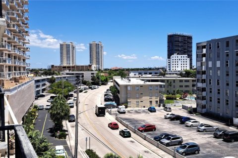 Купить кондоминиум в Халландейл-Бич, Флорида 1 спальня, 80.64м2, № 2012523 - фото 4