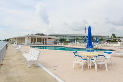 Condominio en venta en Boynton Beach, Florida, 1 dormitorio, 52.95 m2 № 833121 - foto 1