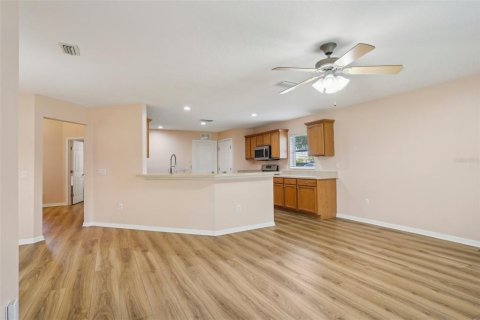 House in Leesburg, Florida 2 bedrooms, 208.29 sq.m. № 1689859 - photo 14