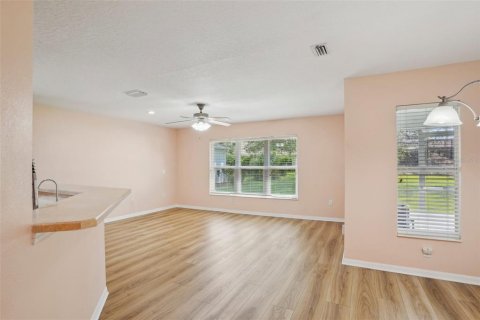 House in Leesburg, Florida 2 bedrooms, 208.29 sq.m. № 1689859 - photo 10