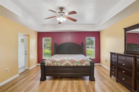 House in Leesburg, Florida 2 bedrooms, 208.29 sq.m. № 1689859 - photo 17