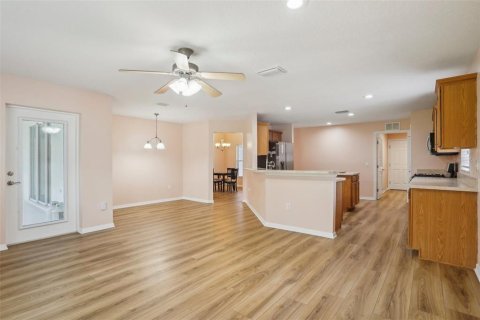 House in Leesburg, Florida 2 bedrooms, 208.29 sq.m. № 1689859 - photo 13