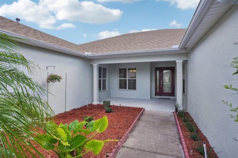 House in Leesburg, Florida 2 bedrooms, 208.29 sq.m. № 1689859 - photo 4