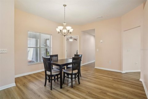 House in Leesburg, Florida 2 bedrooms, 208.29 sq.m. № 1689859 - photo 8