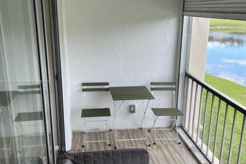 Copropriété à vendre à Pembroke Pines, Floride: 1 chambre, 83.61 m2 № 1977282 - photo 3