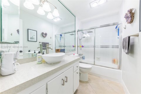 Casa en venta en Tamarac, Florida, 3 dormitorios, 192.87 m2 № 2053513 - foto 30