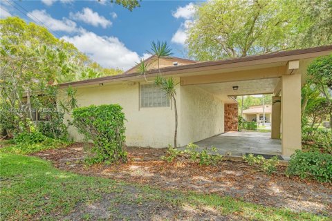 Casa en venta en Tamarac, Florida, 3 dormitorios, 192.87 m2 № 2053513 - foto 7