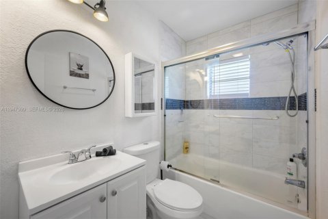 Propiedad comercial en venta en Fort Lauderdale, Florida № 2089044 - foto 29