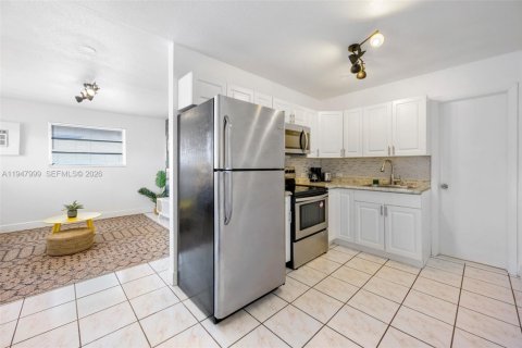 Propiedad comercial en venta en Fort Lauderdale, Florida № 2089044 - foto 27
