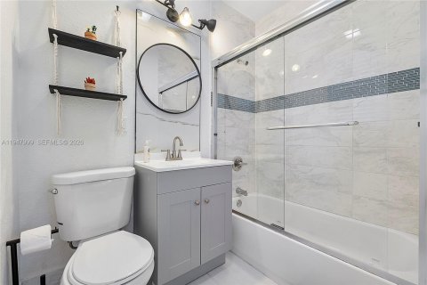 Propiedad comercial en venta en Fort Lauderdale, Florida № 2089044 - foto 12