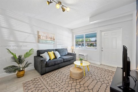 Propiedad comercial en venta en Fort Lauderdale, Florida № 2089044 - foto 16