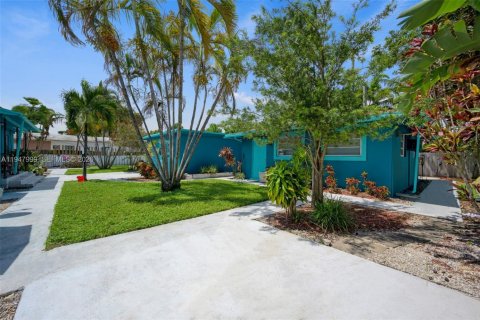 Propiedad comercial en venta en Fort Lauderdale, Florida № 2089044 - foto 8