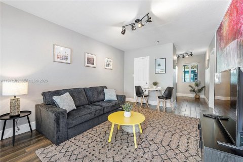 Propiedad comercial en venta en Fort Lauderdale, Florida № 2089044 - foto 9