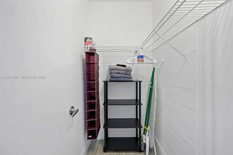 Propiedad comercial en venta en Fort Lauderdale, Florida № 2089044 - foto 22