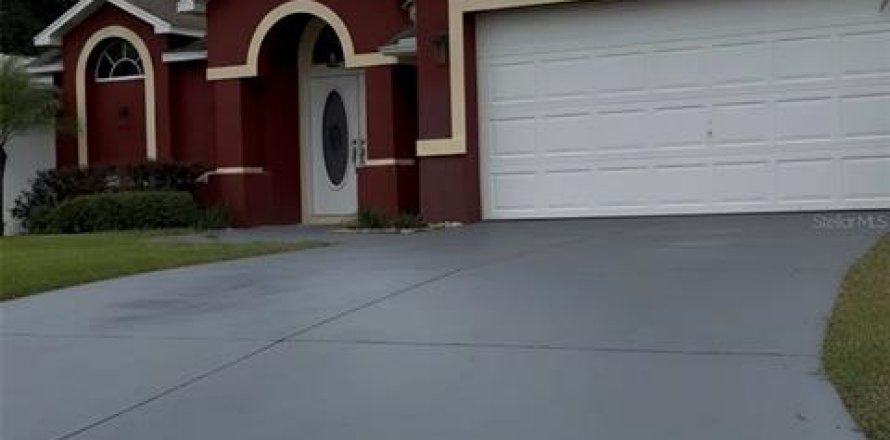 Villa ou maison à Spring Hill, Floride 3 chambres, 144.74 m2 № 2199687
