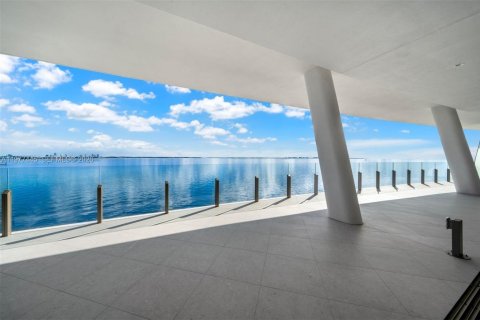 Condo in Miami, Florida, 4 bedrooms  № 2041862