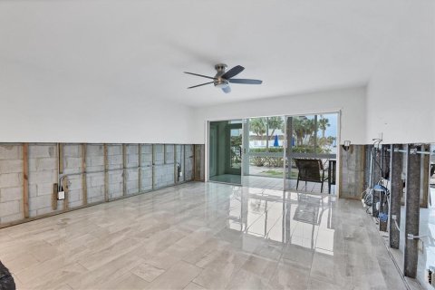 Condo in Sarasota, Florida, 2 bedrooms  № 1548501 - photo 8