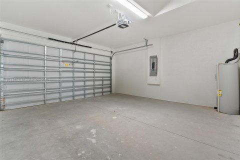 Villa ou maison à louer à Lehigh Acres, Floride: 3 chambres № 1970010 - photo 25