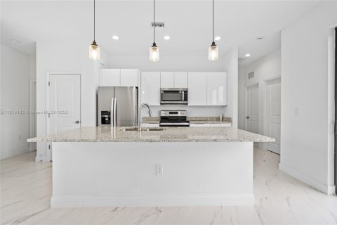 Villa ou maison à louer à Lehigh Acres, Floride: 3 chambres № 1970010 - photo 6