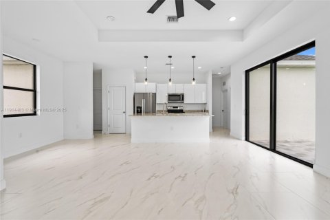 Villa ou maison à louer à Lehigh Acres, Floride: 3 chambres № 1970010 - photo 11