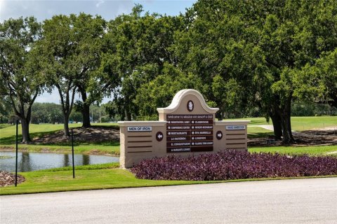 House in Howey-in-the-Hills, Florida 3 bedrooms, 277.22 sq.m. № 1808649 - photo 4