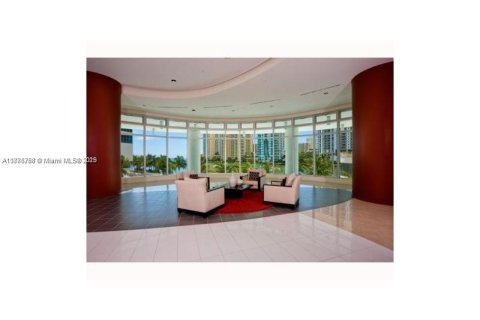 Снять в аренду кондоминиум в Майами, Флорида 1 спальня, 50.07м2, № 1933498 - фото 6