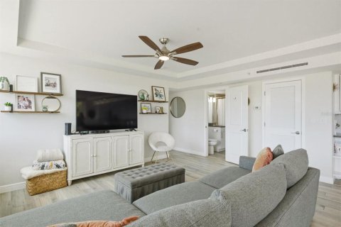 Condo in Clearwater, Florida, 2 bedrooms  № 2220259 - photo 13