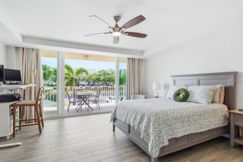 Condo in Clearwater, Florida, 2 bedrooms  № 2220259 - photo 16