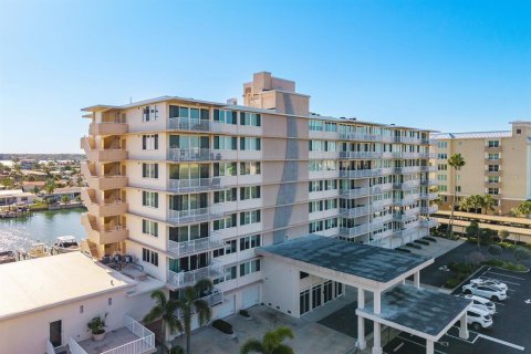 Condo in Clearwater, Florida, 2 bedrooms  № 2220259 - photo 2