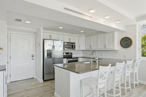 Condo in Clearwater, Florida, 2 bedrooms  № 2220259 - photo 7