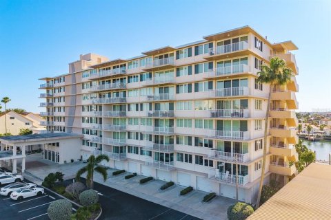 Condo in Clearwater, Florida, 2 bedrooms  № 2220259 - photo 3