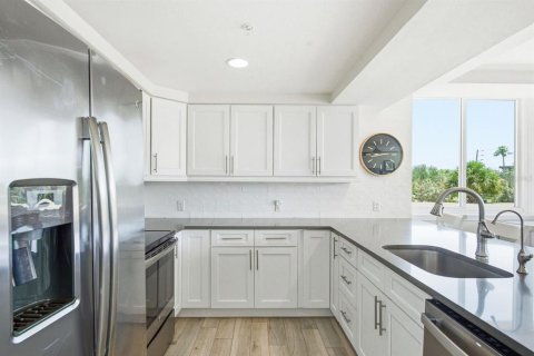 Condo in Clearwater, Florida, 2 bedrooms  № 2220259 - photo 5