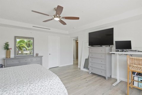 Condo in Clearwater, Florida, 2 bedrooms  № 2220259 - photo 17