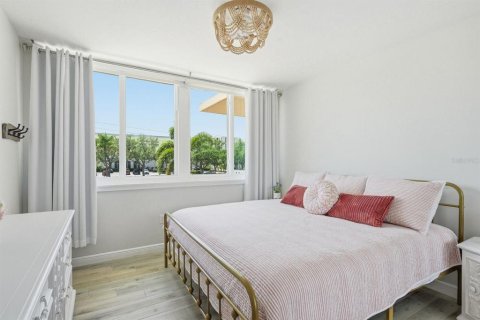 Condo in Clearwater, Florida, 2 bedrooms  № 2220259 - photo 23